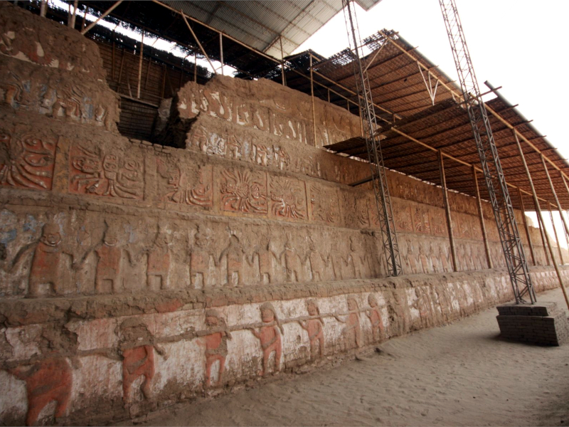 Huaca de La Luna Muro - Lima Inca Trip
